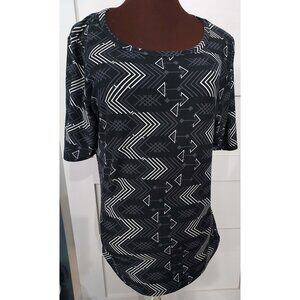 EUC LULAROE GIGI FITTED TEE BLACK GEOMETRIC SIZE XL